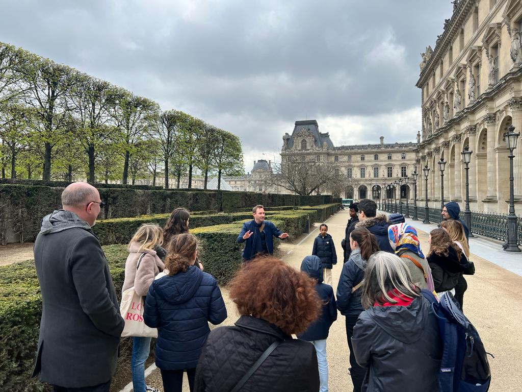 La visite spectacle, une activité insolite pour un team building à Paris