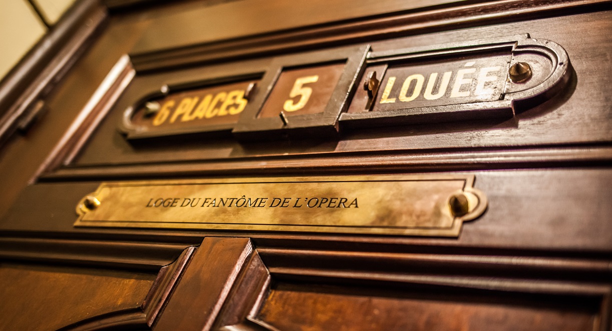 Les visites contées : quand Paris devient un théâtre d’émotions (focus sur l’Opéra Garnier)